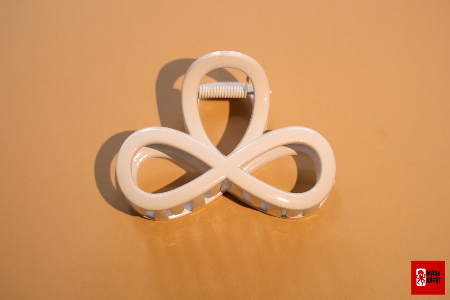 Glossy Infinite Loops Claw