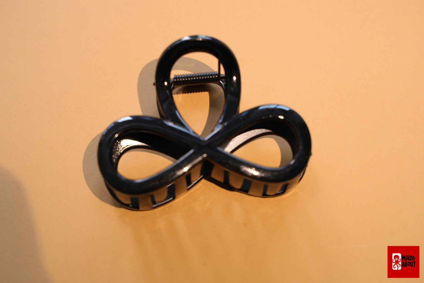 Glossy Infinite Loops Claw