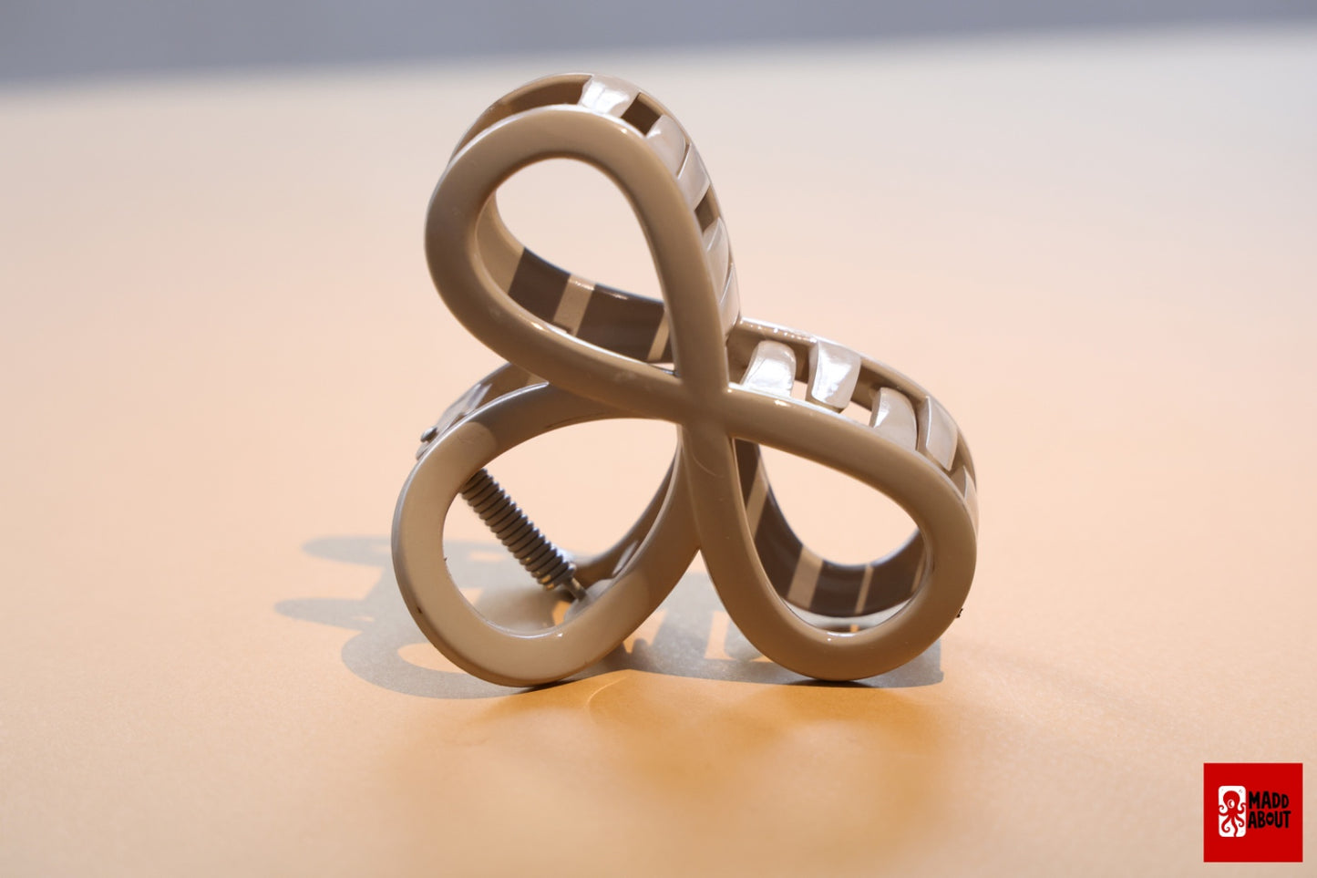 Glossy Infinite Loops Claw