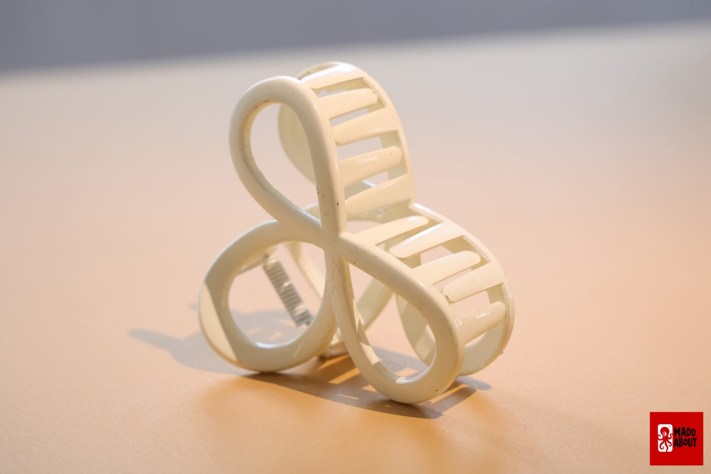 Glossy Infinite Loops Claw