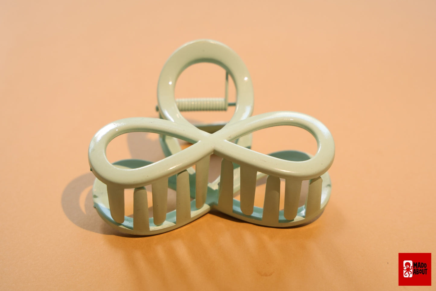 Glossy Infinite Loops Claw