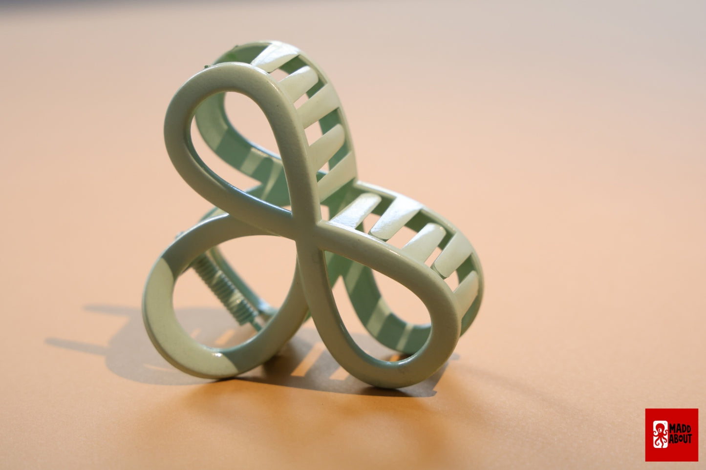 Glossy Infinite Loops Claw