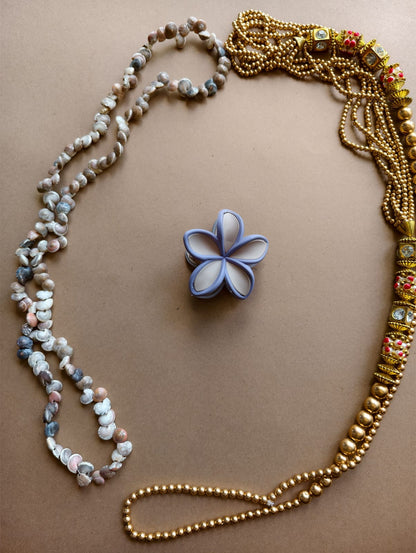 Matte Outlined Flower Hair Claw
