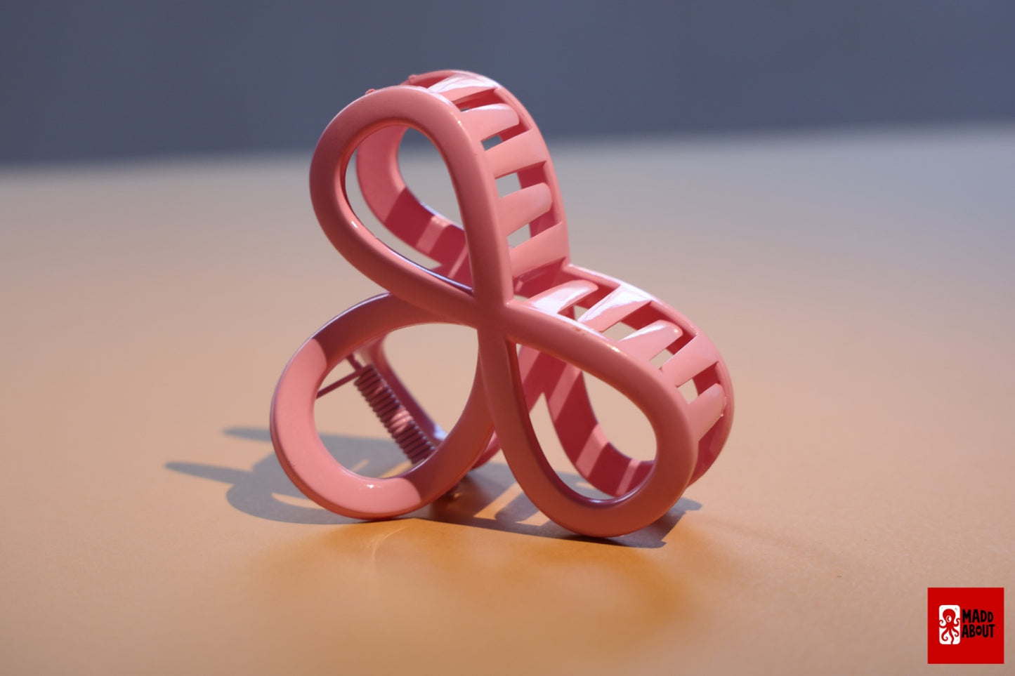 Glossy Infinite Loops Claw