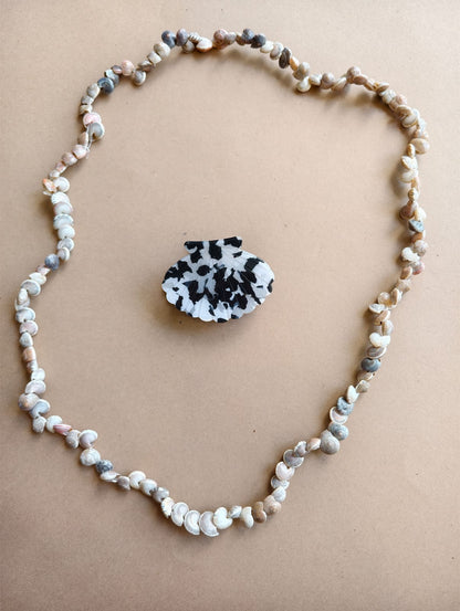 Pearl Shell Hair Claw